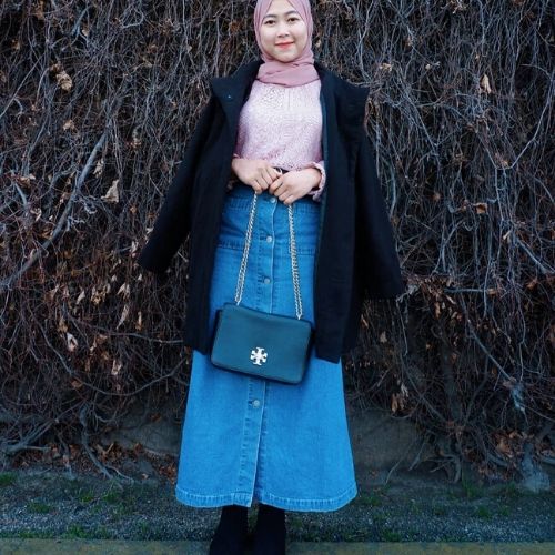 10 OOTD Hijab Kantoran yang Casual, Modis dan Anak Muda Banget | Halaman 3