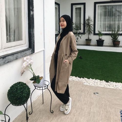 Fashion Anak Muda Berhijab - 10 Ide Ootd Hijab Ala Dinda Hauw Yang Bisa