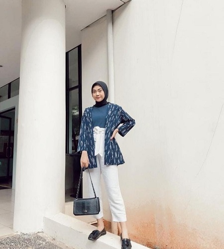 5 Outfit Hijab Simpel Yang Cocok Untuk Ke Kampus