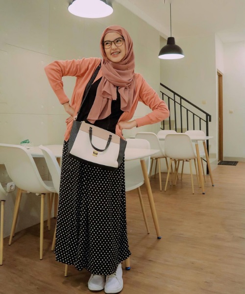 5 OOTD Hijab untuk Buka Bersama Agar Tampil Stylish | Halaman 2