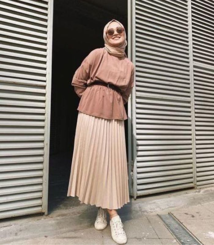 9 Inspirasi Ootd Rok Plisket Hijab Tampil Fashionable Dan Elegan 9867