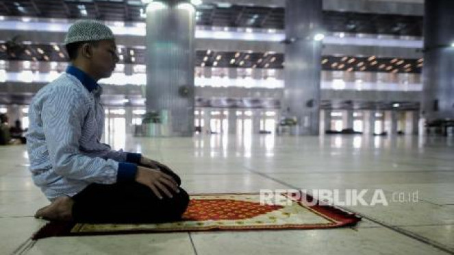 Pahala Besar Menanti Saat Berjalan Ke Masjid Untuk Sholat